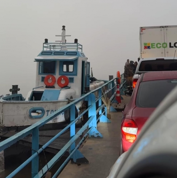 Neblina impediu a navegação da balsa no Rio Jacuí 