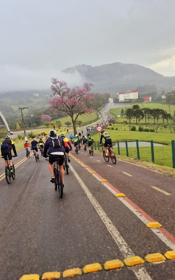 Galera do pedal encarou a chuva na Quarta Colônia