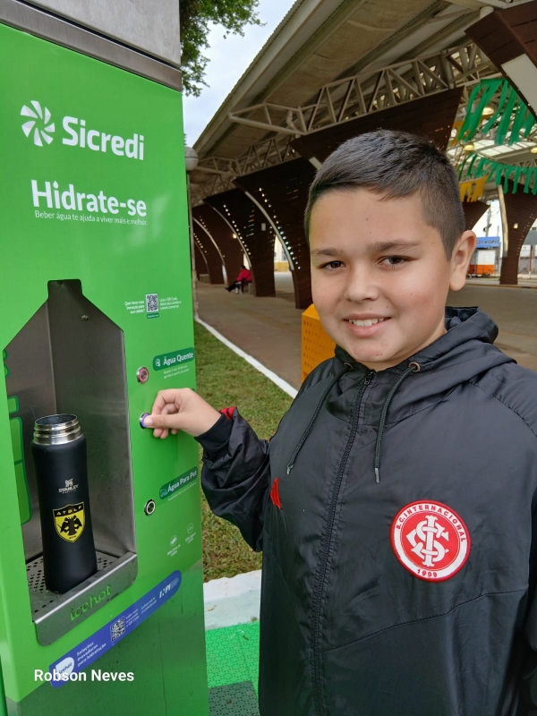 Sicredi instala ponto de hidratação na Rua Coberta