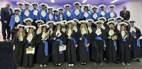 UFSM formou mais 19 arquitetos e engenheiros