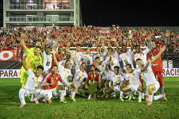 Borré decide no fim e Inter conquista a Recopa Gaúcha