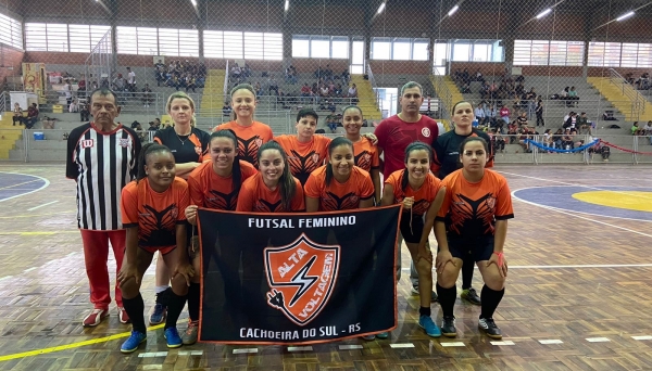 Futsal feminino na preliminar da semifinal da Segundona no Derlizão