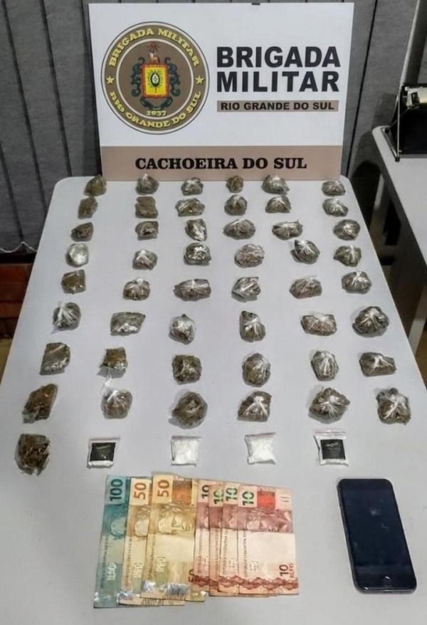 Mulher e adolescente detidos com drogas no Santa Helena