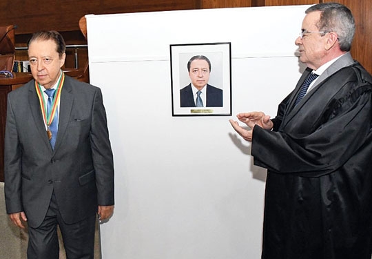 Cachoeirense recebe maior honraria do TRE