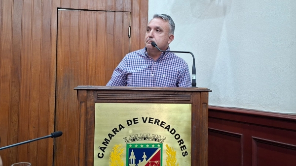 Vereador Serginho cobra banheiros para filas da balsa