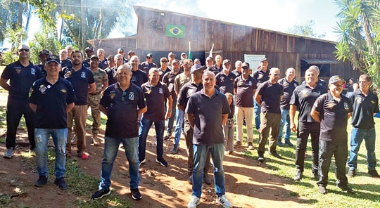 Ex-militares retornam à caserna no 13º GAC