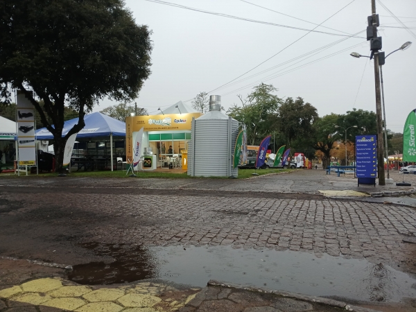 Chuva e baixa adesão marcam primeiro dia da 25ª Fenarroz