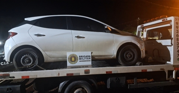 Carro furtado é recuperado pela Força Tática 