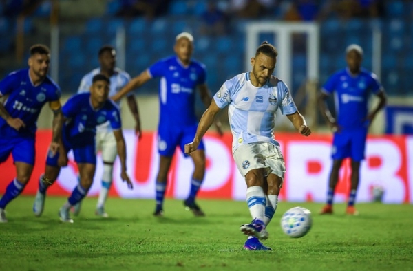 Grêmio goleia e avança às oitavas da Copa do Brasil 