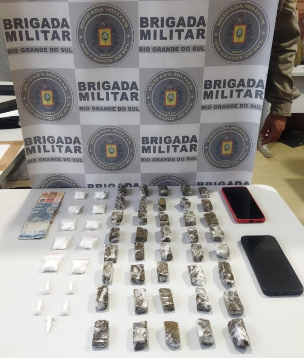 Dupla é presa sob a suspeita de tráfico pela Brigada Militar 