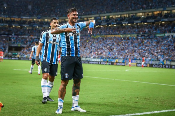 Vina comemora o primeiro gol /Lucas Uebel-Grêmio