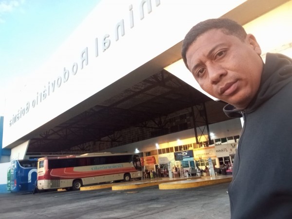 Santiago Jesus chegou na Rodoviária de Goiânia nesta terça-feira (22) pela manhã.