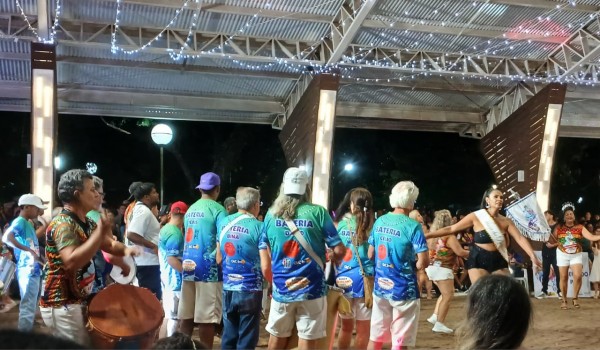 Banda Veterana agitou a Rua Coberta