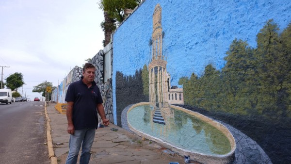 Sidnei da Silva Silveira: artista está dando cor ao Cemitério Municipal