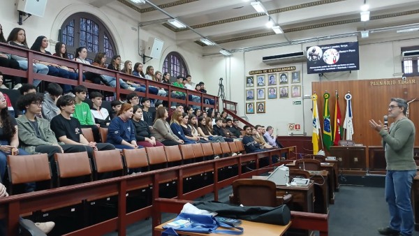 Auditório da Câmara de Vereadores teve boa presença de estudantes