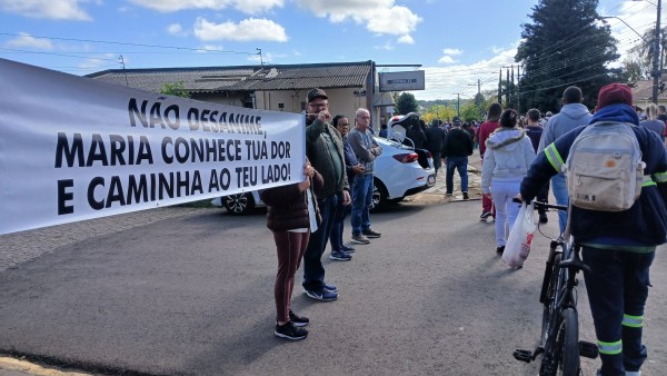 Fiéis encorajaram os romeiros ao longo do percurso
